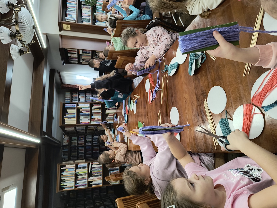 Jesienne warsztaty plastyczne w Bibliotece Miejskiej