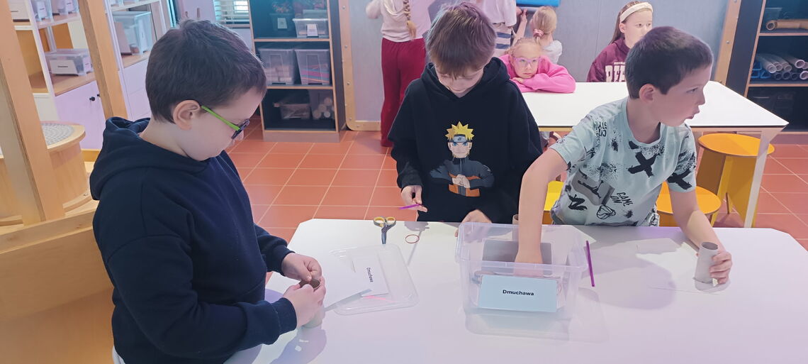 Udział uczniów klas 3b i 3d w akcji „Posprzątaj z nami Małopolskę” oraz warsztatach edukacyjnych  w 