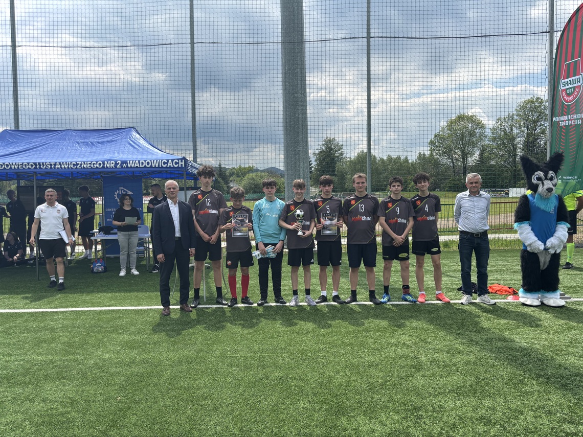 II miejsce w turnieju  „Droga do klasy sportowej”!