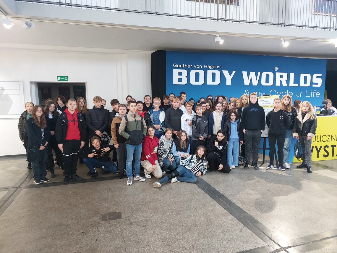Klasy siódme na wystawie BODY WORLDS w Katowicach